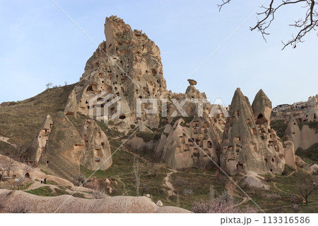 ウチヒサールの岩山 カッパドキア 世界遺産 トルコ アジア ウチヒサールの岩山 カッパドキア 世界遺産 トルコ アジア 113316586