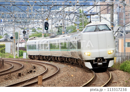 JR京都線、サントリーカーブを走る287系特急くろしお JR京都線、サントリーカーブを走る287系特急くろしお 113317238