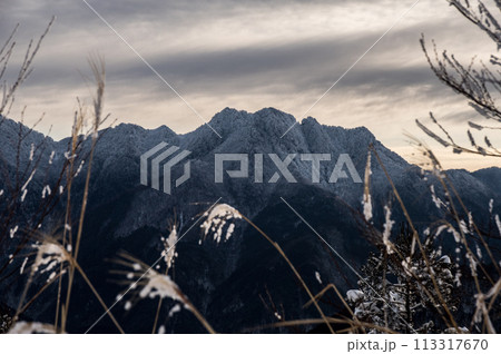 稲村ヶ岳を望む 113317670