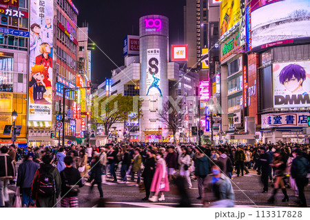日本の東京都市景観 復活インバウンド…外国人観光客で埋め尽くされる渋谷…新時代へ=4月6日21時過ぎ 日本の東京都市景観 復活インバウンド…外国人観光客で埋め尽くされる渋谷…新時代へ=4月6日21時過ぎ 113317828