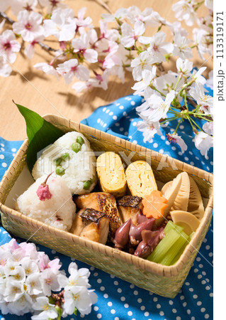 お花見弁当 お花見弁当 113319171