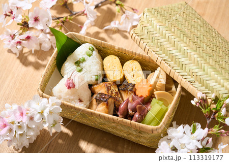 お花見弁当 お花見弁当 113319177