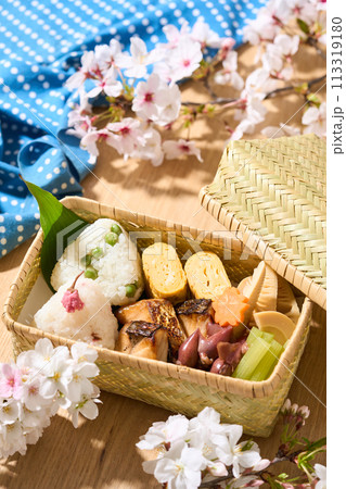 お花見弁当 お花見弁当 113319180