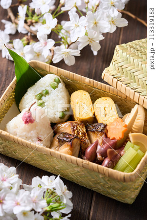 お花見弁当 113319188