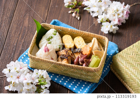 お花見弁当 113319193
