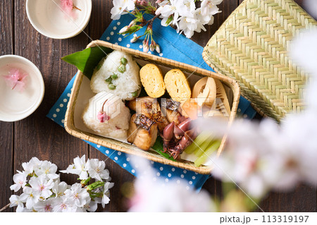 お花見弁当 113319197