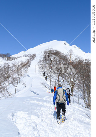 （群馬県）厳冬の谷川岳・混み合う天神尾根 113319616