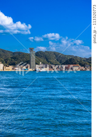福岡県北九州市の関門海峡と門司市街地 福岡県北九州市の関門海峡と門司市街地 113320773