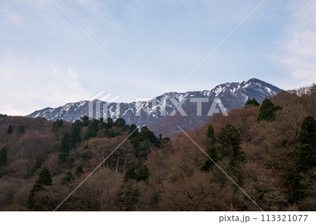 日本の鳥取県の大山のとても美しい風景 日本の鳥取県の大山のとても美しい風景 113321077