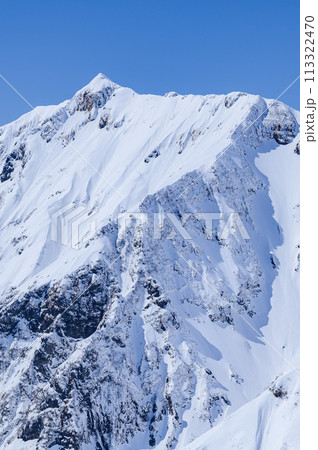 （群馬県）厳冬の谷川岳・天神尾根からの雪景色 113322470