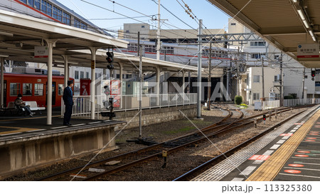 松山市駅の午後のひととき 松山市駅の午後のひととき 113325380