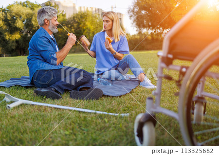 Burger Picnic 113325682