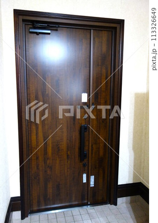 玄関ドアリフォーム後 113326649