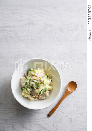 シンプルなポテトサラダ シンプルなポテトサラダ 113326704