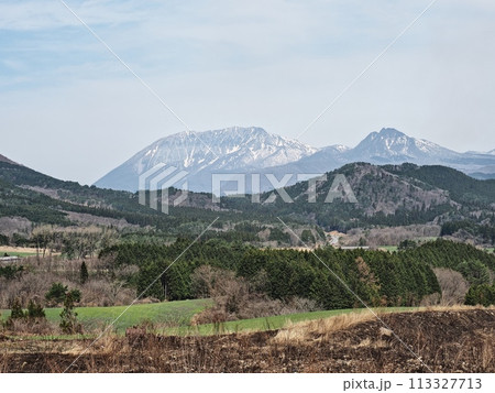 野土路トンネル北側出口から見た大山の眺望 野土路トンネル北側出口から見た大山の眺望 113327713