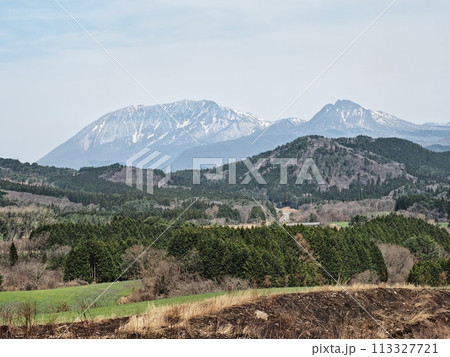 野土路トンネル北側出口から見た大山の眺望 野土路トンネル北側出口から見た大山の眺望 113327721