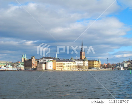 スウェーデン・ストックホルムの旧市街ガムラスタン(Kingdom of Sweden) 113328707