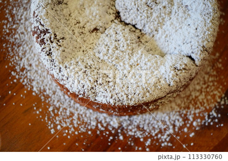 バレンタインに子供と焼いたガトーショコラ。2024年。 バレンタインに子供と焼いたガトーショコラ。2024年。 113330760