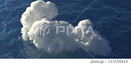 海にかかる雲 113330814
