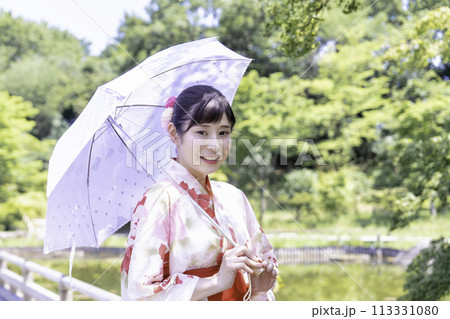 浴衣の女性 浴衣の女性 113331080