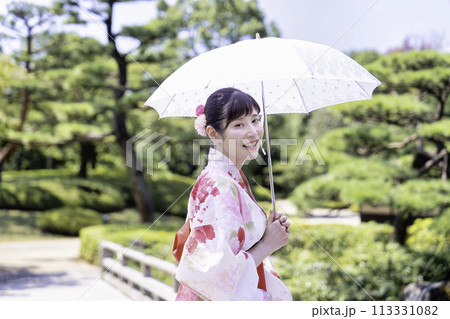 浴衣の女性 113331082