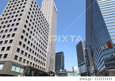 横浜駅　横浜ファーストビルと横浜高島屋 113331433