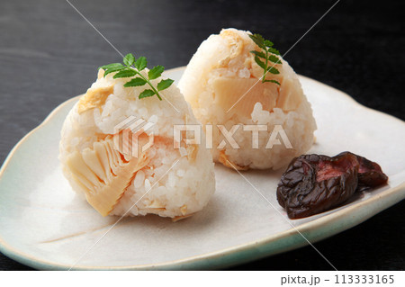 筍ご飯のおにぎり 筍ご飯のおにぎり 113333165