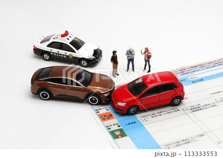 交通事故 保険 事故現場 イメージ 交通事故 保険 事故現場 イメージ 113333553
