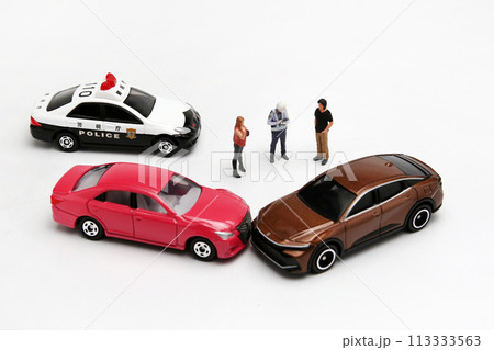 交通事故　事故現場　イメージ　 113333563