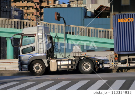 トレーラートラック　イメージ 113334933