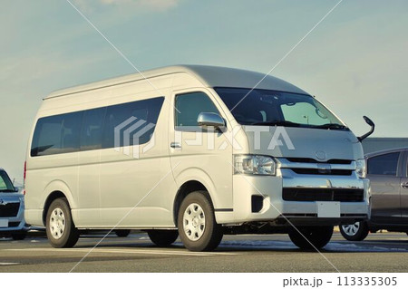 自動車イメージ　トヨタハイエースコミューター 113335305