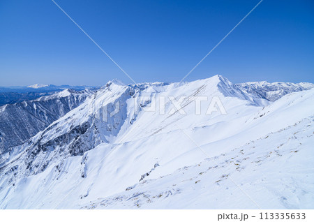 厳冬雪山の谷川岳・主稜線の絶景 113335633