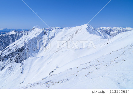 厳冬雪山の谷川岳・主稜線の絶景 厳冬雪山の谷川岳・主稜線の絶景 113335634