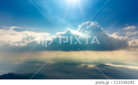青空に広がる雲海 113336292