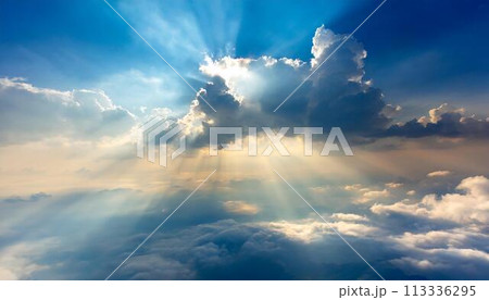 青空に広がる雲海 113336295