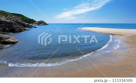 晴れた日の海岸 113336300
