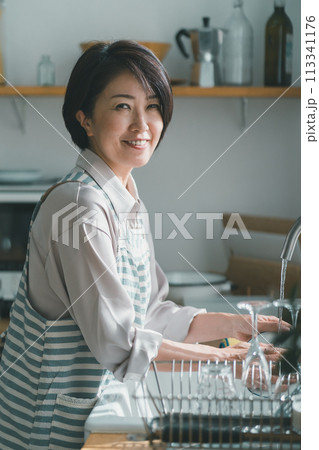 a forty-something woman 113341176