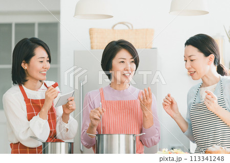 a forty-something woman 113341248