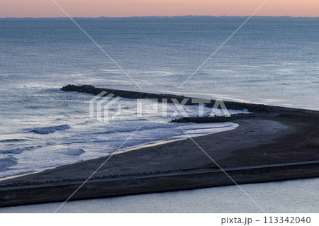 海と防波堤 113342040