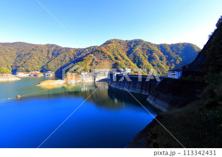 紅葉する川治ダム 紅葉する川治ダム 113342431