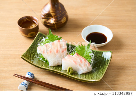 真鯛の刺身 113342987