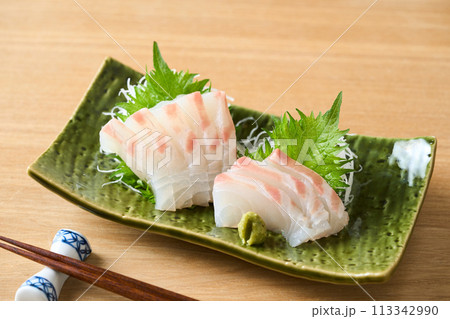 真鯛の刺身 113342990