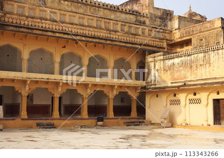 インド ジャイプル郊外 アンベール城の建物 インド ジャイプル郊外 アンベール城の建物 113343266