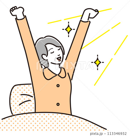 スッキリ目覚めるシニア女性 113346932