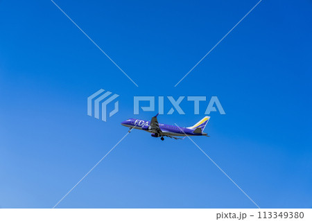 《飛行機》エンブラエル Embraer E-Jet > E175 113349380