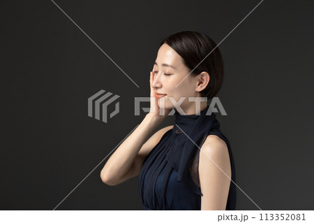 クールビューティー　黒バック 113352081