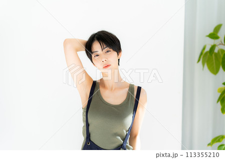 女性の美容イメージ 113355210