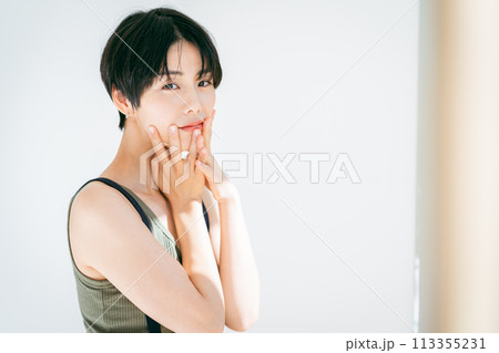 女性の美容イメージ 女性の美容イメージ 113355231