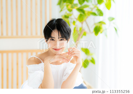女性の美容イメージ 女性の美容イメージ 113355256