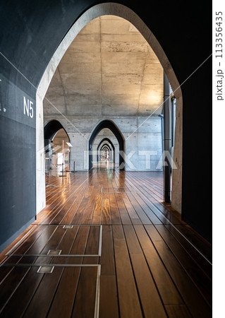 【東京都】旧万世橋駅の場所に建てられたマーチエキュート神田万世橋 【東京都】旧万世橋駅の場所に建てられたマーチエキュート神田万世橋 113356435
